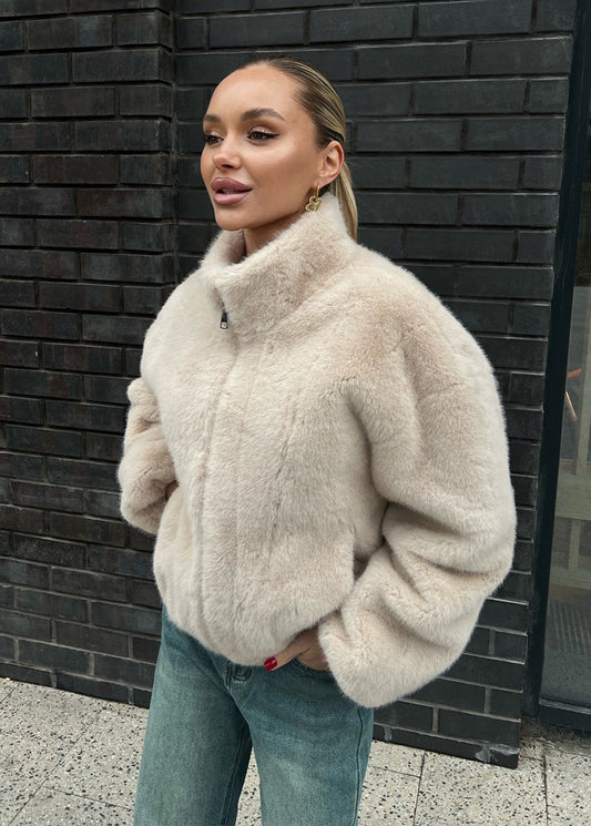 Mujer Chaqueta de Pelo Sintético | Bolsillos Laterales & Cierre Discreto | Otoño e Invierno