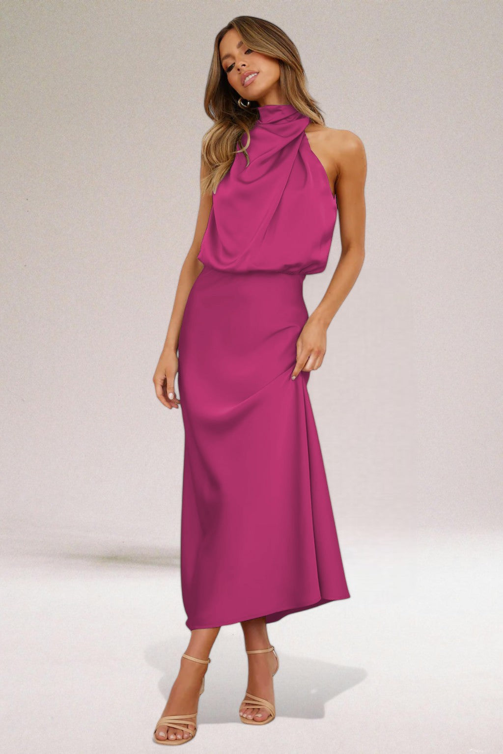 Vestido largo halter de cetim | Caída fluida y diseño elegante