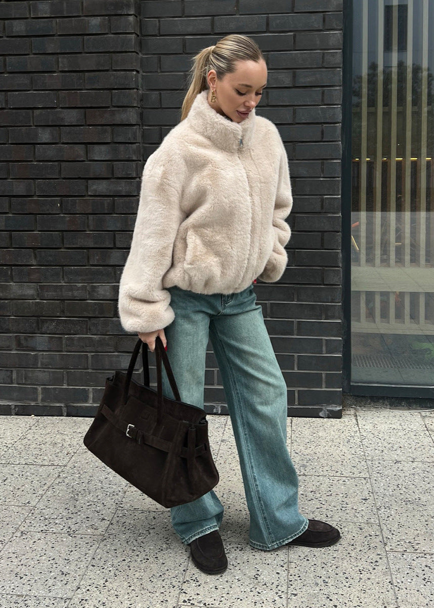 Mujer Chaqueta de Pelo Sintético | Bolsillos Laterales & Cierre Discreto | Otoño e Invierno