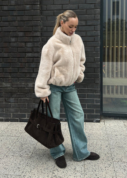 Mujer Chaqueta de Pelo Sintético | Bolsillos Laterales & Cierre Discreto | Otoño e Invierno