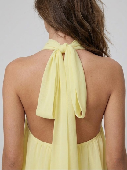 Minivestido con cuello halter y espalda descubierta | Volantes escalonados
