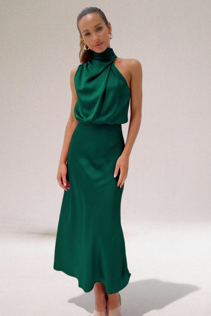 Vestido largo halter de cetim | Caída fluida y diseño elegante