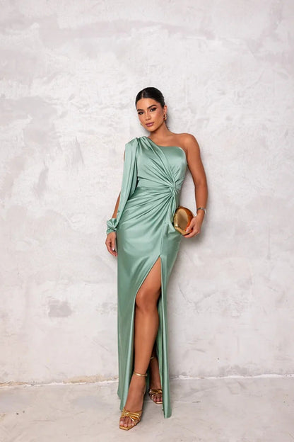 Vestido elegante de un hombro con abertura lateral | Cetim fluido