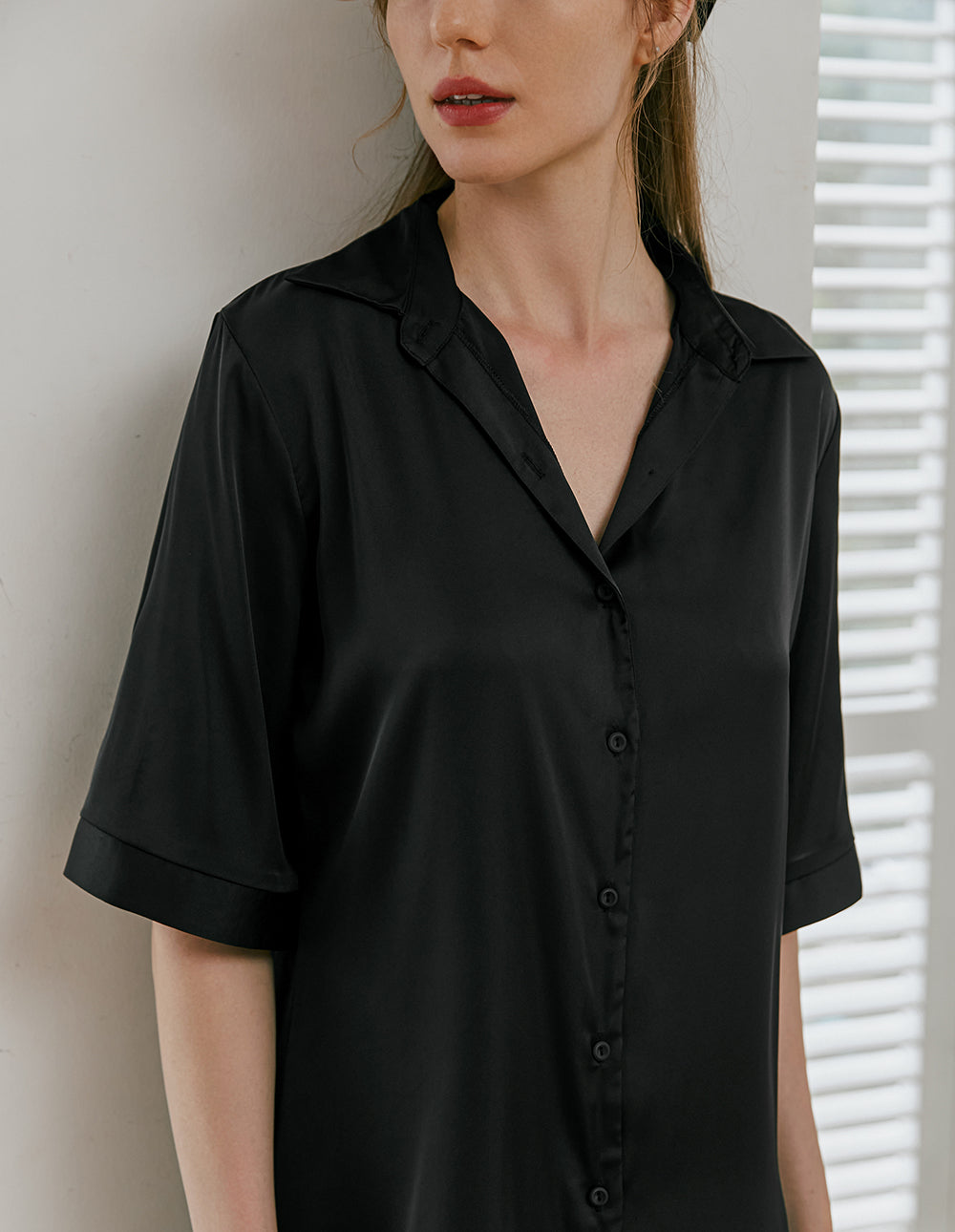 Camisón satinado estilo boyfriend para mujer | Cuello solapa y manga 3/4