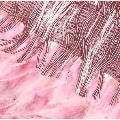 Minivestido elegante con detalle de plumas | Ajuste favorecedor