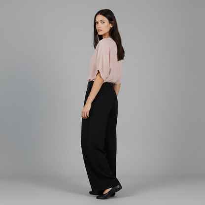 Blusa de mujer con escote en pico y mangas largas