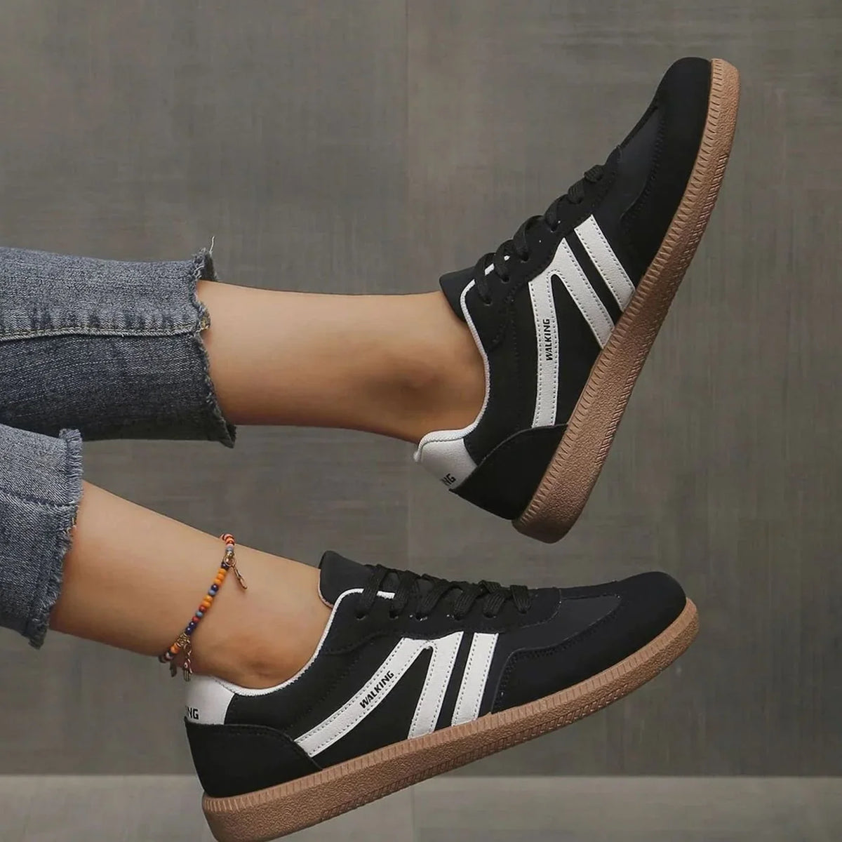 Mujer Zapatillas Bajas | Punta Ancha & Cierre de Cordones | Uso Diario