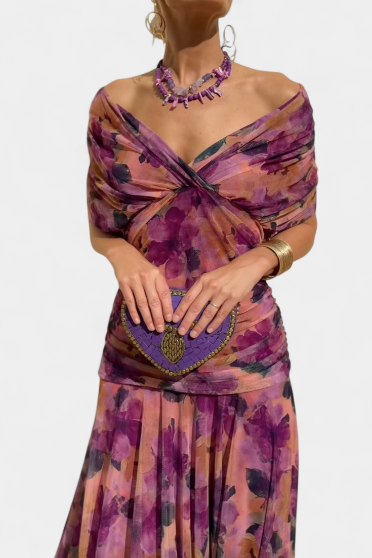 Elegante vestido largo con escote palabra de honor | Falda fluida