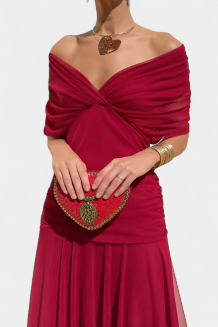 Elegante vestido largo con escote palabra de honor | Falda fluida
