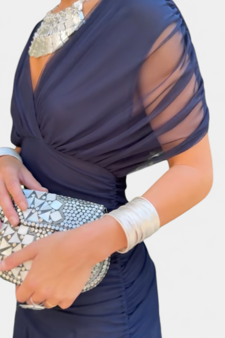 Elegante vestido largo con escote palabra de honor | Falda fluida