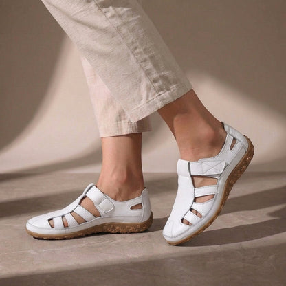 Sandalia cerrada ajustable para mujer | Suela flexible
