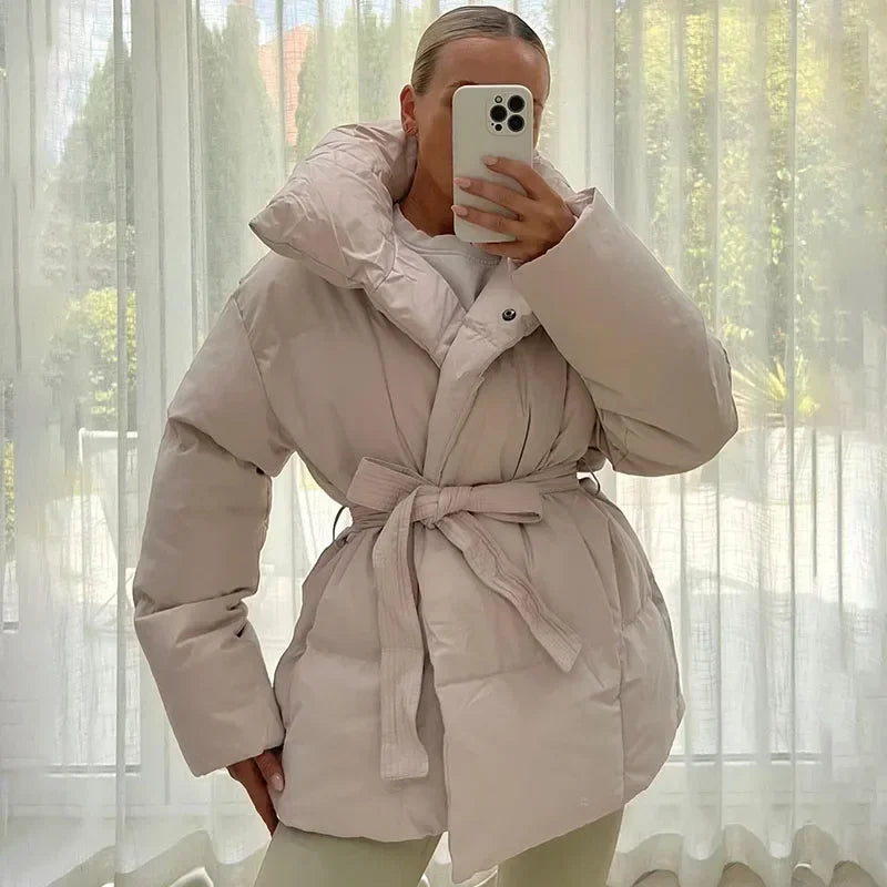 Mujer Chaqueta Plumífero Corta | Cinturón Ajustable & Cuello Alto | Otoño e Invierno