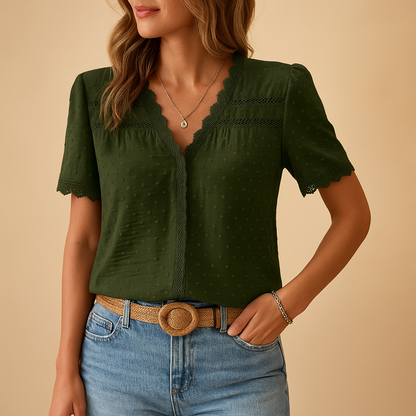 Blusa con escote en V y detalle de encaje | Manga corta texturizada