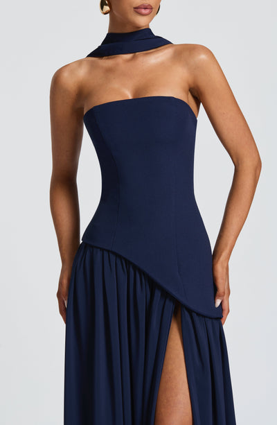 Vestido maxi sin mangas para mujer | Corte asimétrico con abertura lateral