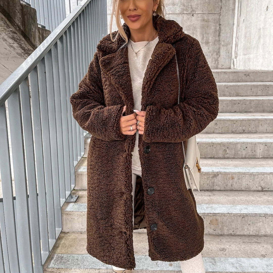 Mujer Abrigo Largo de Borrego | Corte Oversize & Cierre de Botones | Otoño e Invierno