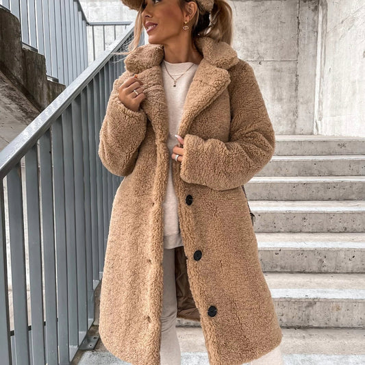 Mujer Abrigo Largo de Borrego | Corte Oversize & Cierre de Botones | Otoño e Invierno